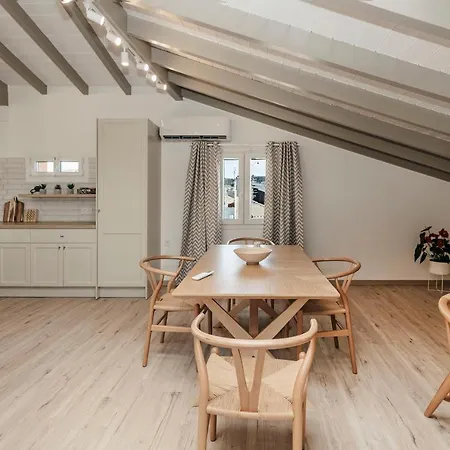 Pentanemi Loft, Corfu Old Town Appartement *